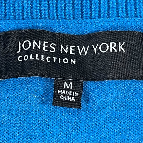 Jones New York size medium blue thin sweater, fold down neck, elastic wrists - Picture 7 of 7